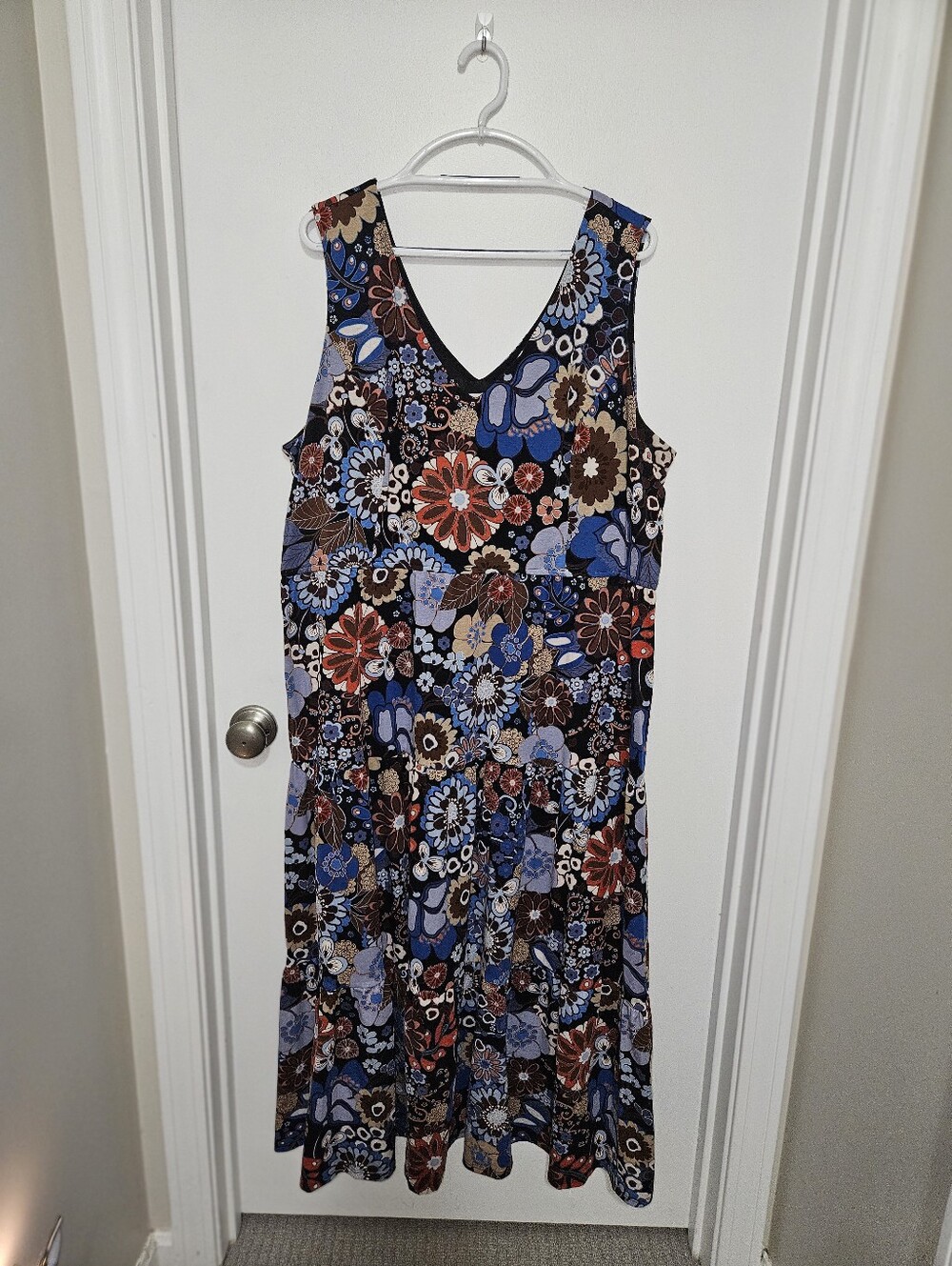 Emma & Michele Sleeveless V-Neck Floral Maxi Dress in Blue, Brown and‎ Red 3X
